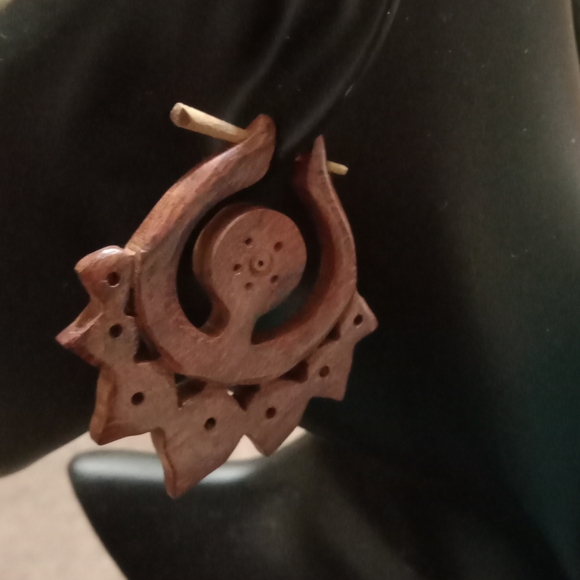 Ethnic Spiritual Tatto Wooden Stick Earrings. Red blood Earrings - Picture 4 of 5